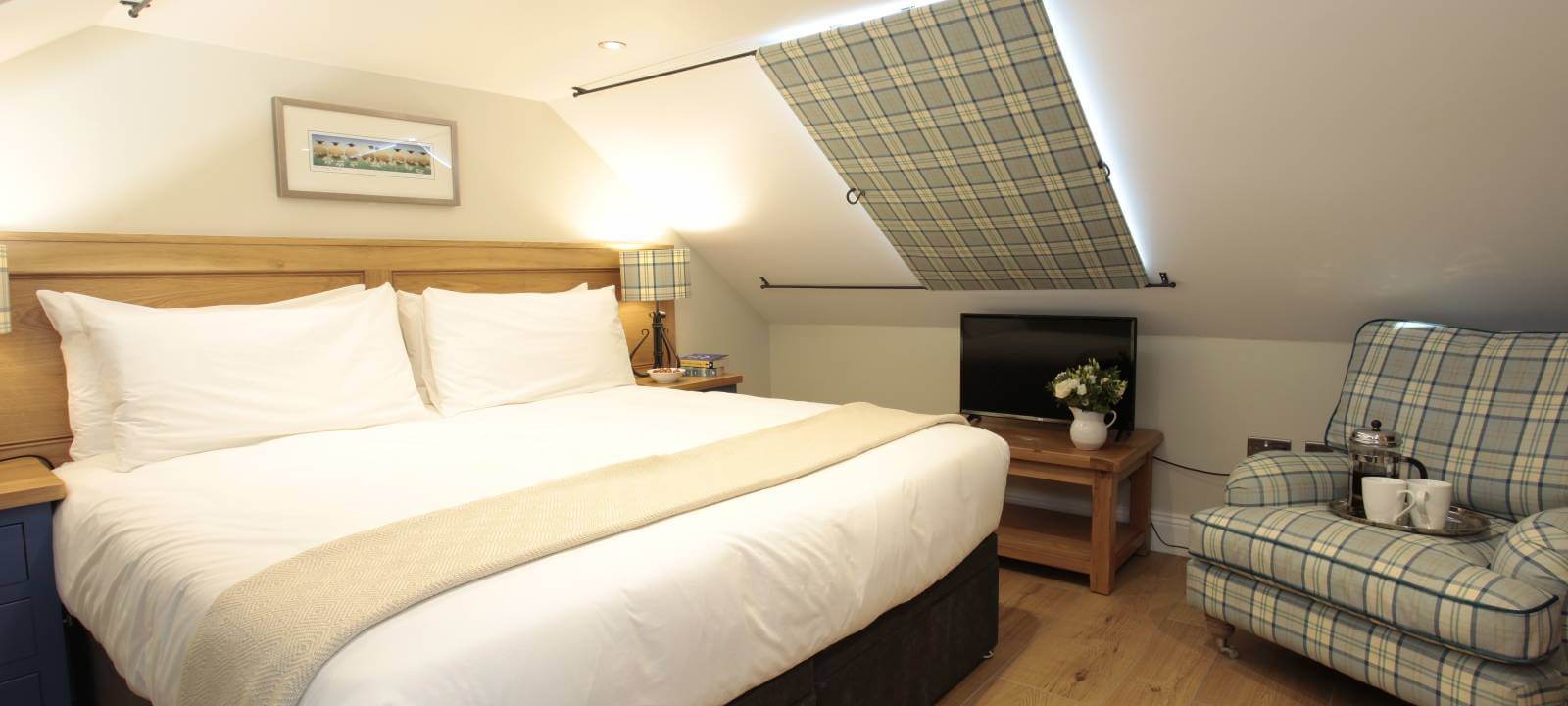 Iris bedroom