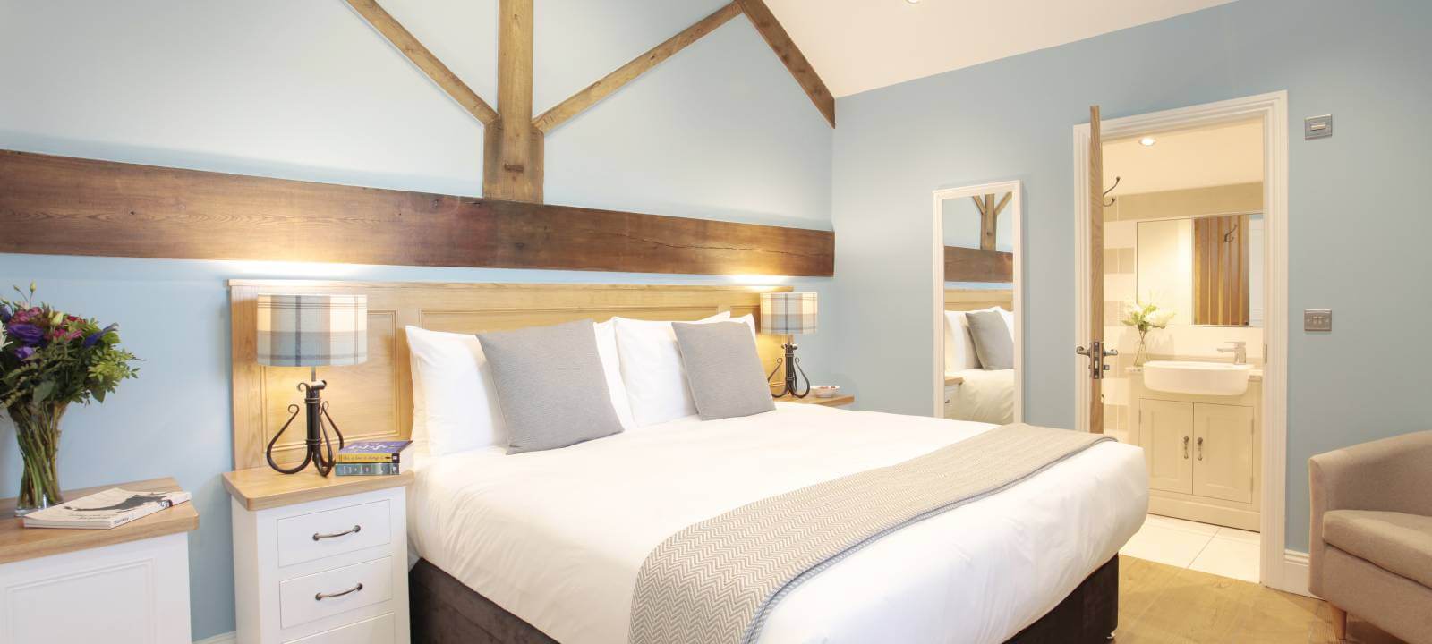 Globe thistle bedroom