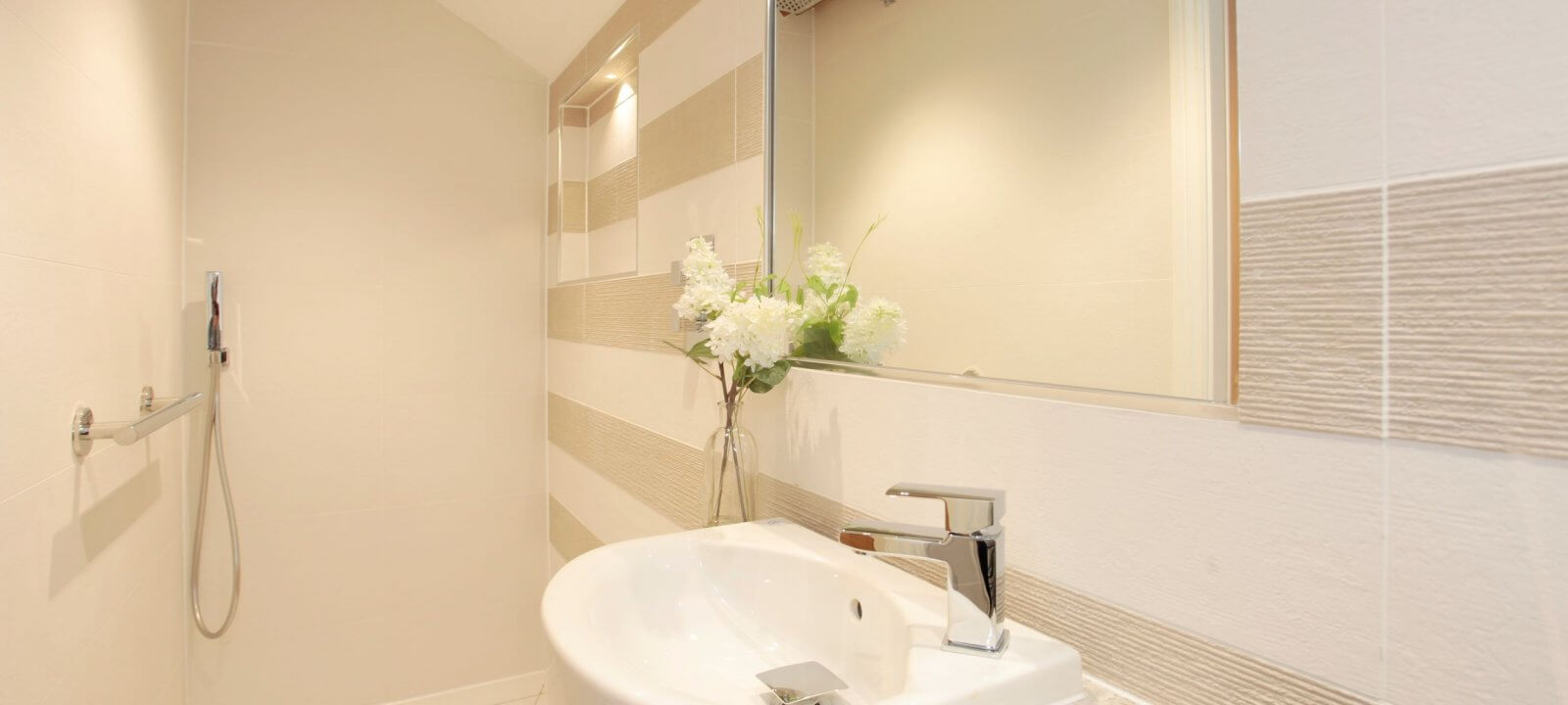 globe thistle bathroom