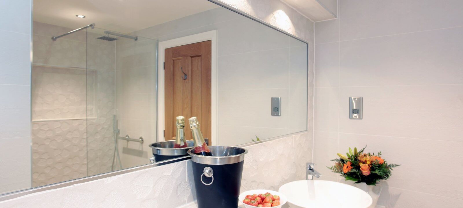Honeysuckle bathroom